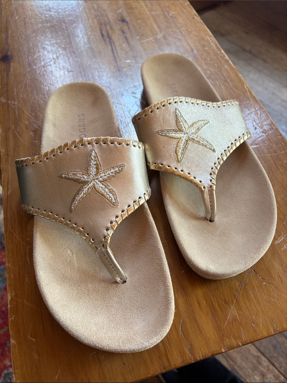 NWOT Jack Rogers Gold Starfish Leather Thong Sandals - size 9